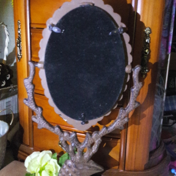 Vintage Circa 1990, Cast Metal Table Mirror Shells - Picture 6 of 7